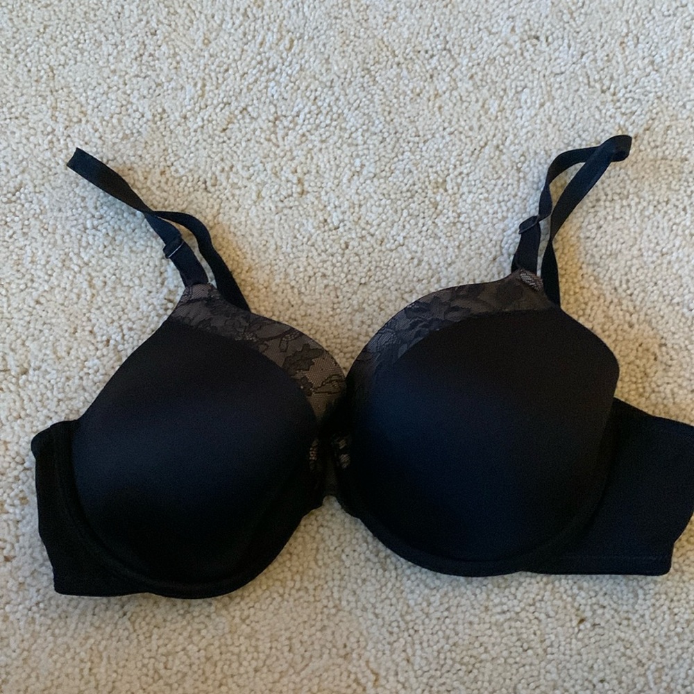 Black lace warners under wire bra
